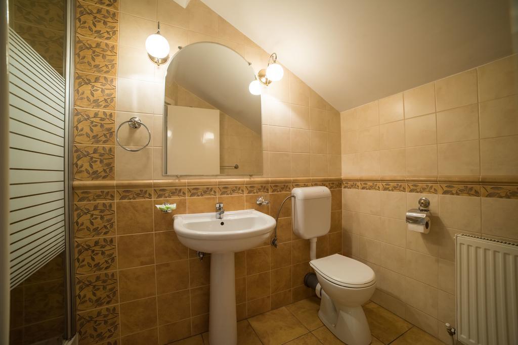 Pension Hotel Fast Rădăuţi الغرفة الصورة